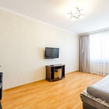 Artal Apartment On Obolonskaya Square 3 Kyiv Exterior photo