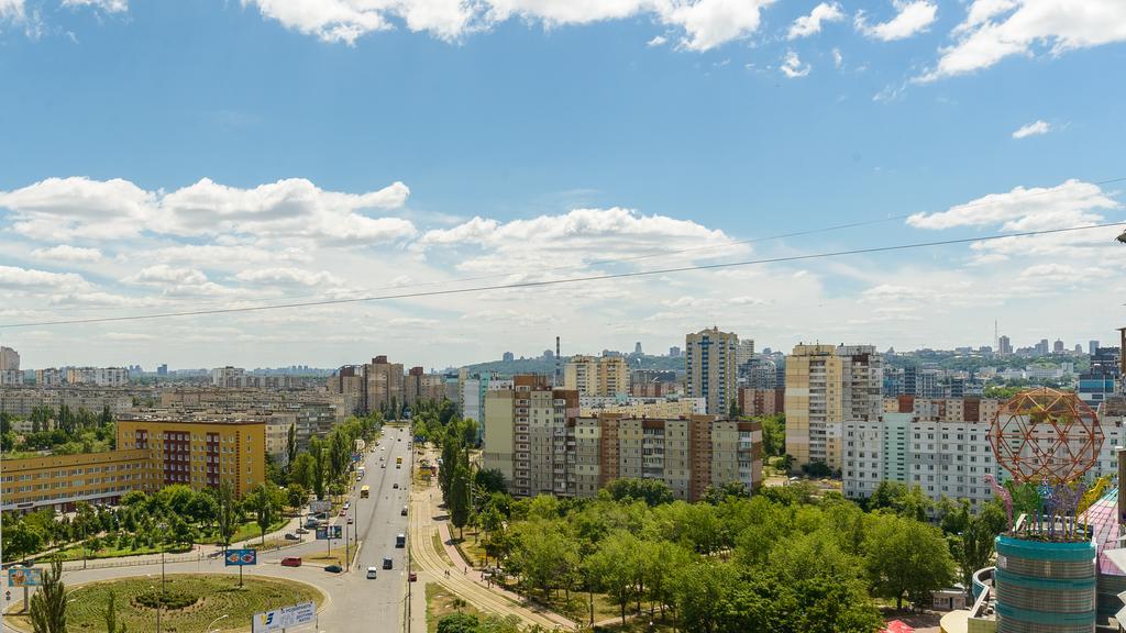 Artal Apartment On Obolonskaya Square 3 Kyiv Exterior photo
