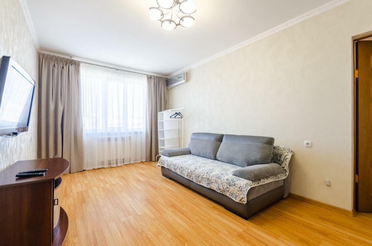 Artal Apartment On Obolonskaya Square 3 Kyiv Exterior photo